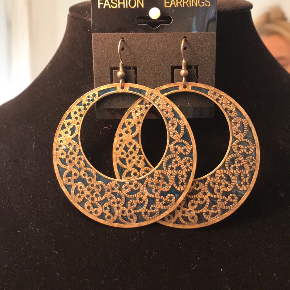 Jewelry circular bronze intricate scrolled earring